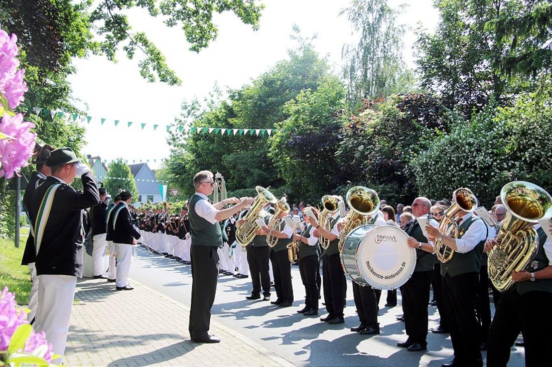 813968588 schuetzenfest deiringsen PjBG