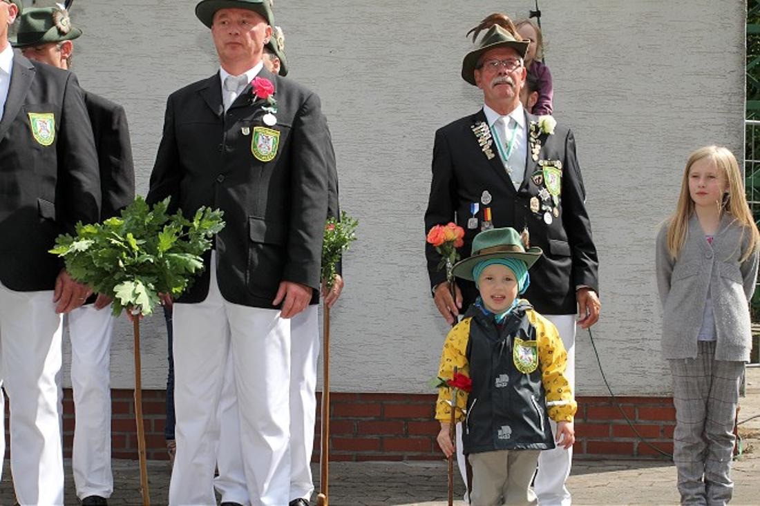 501752824 bruegaleriesfdeiringsen 35 QLBG